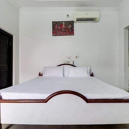 Hotel O Hanuman Bagh Ayodhya Bagian luar foto