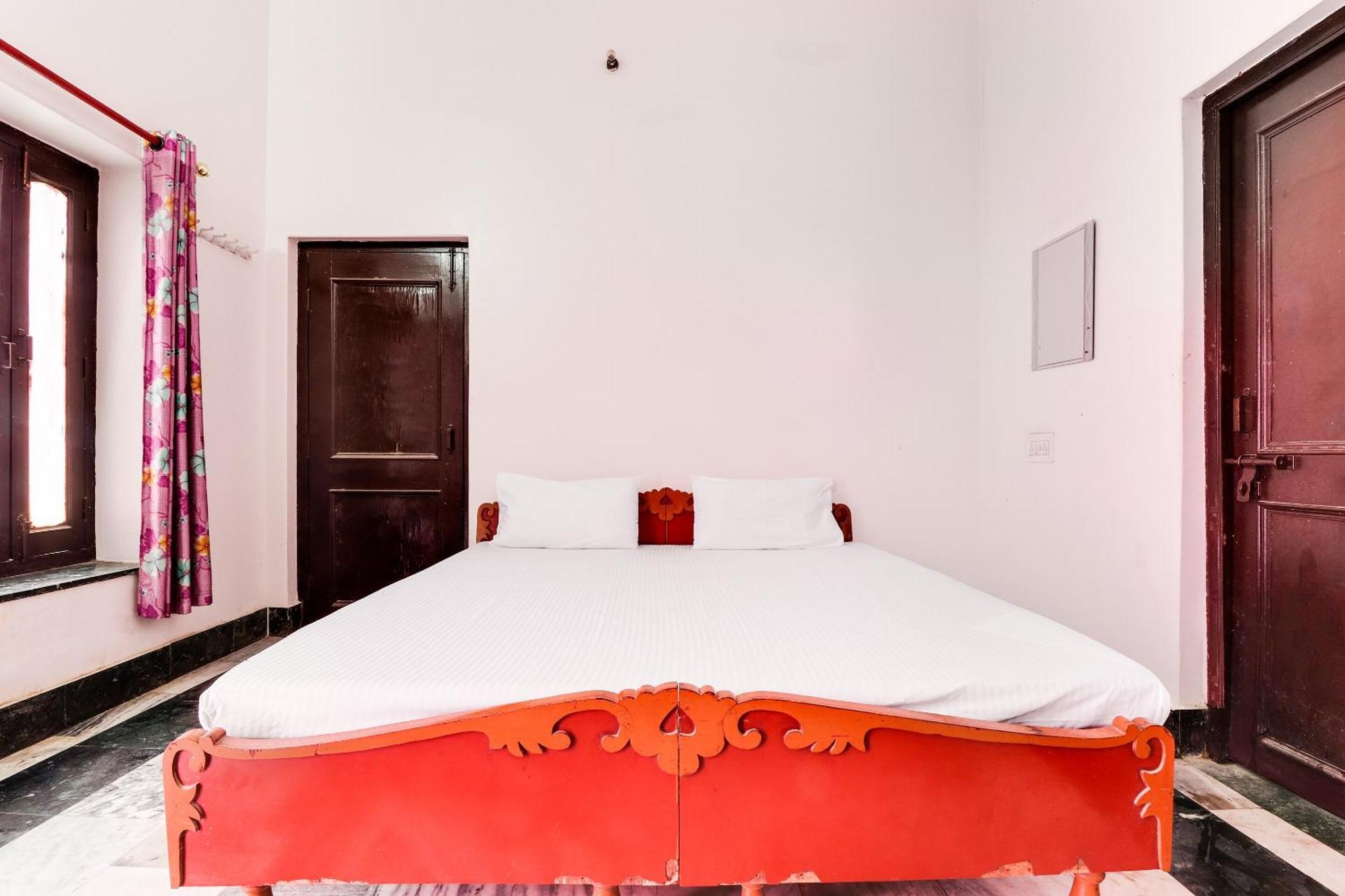 Hotel O Hanuman Bagh Ayodhya Bagian luar foto