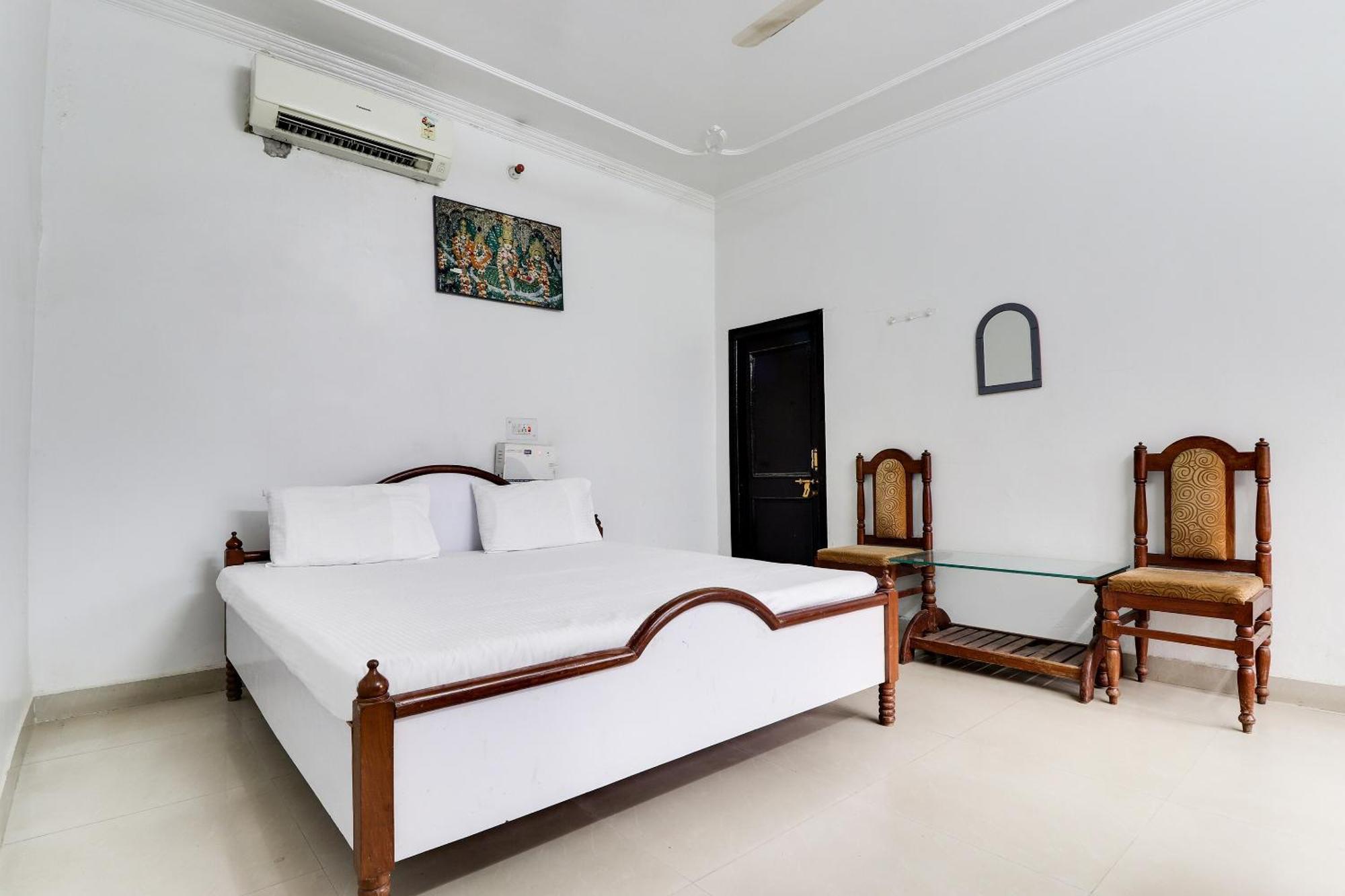 Hotel O Hanuman Bagh Ayodhya Bagian luar foto